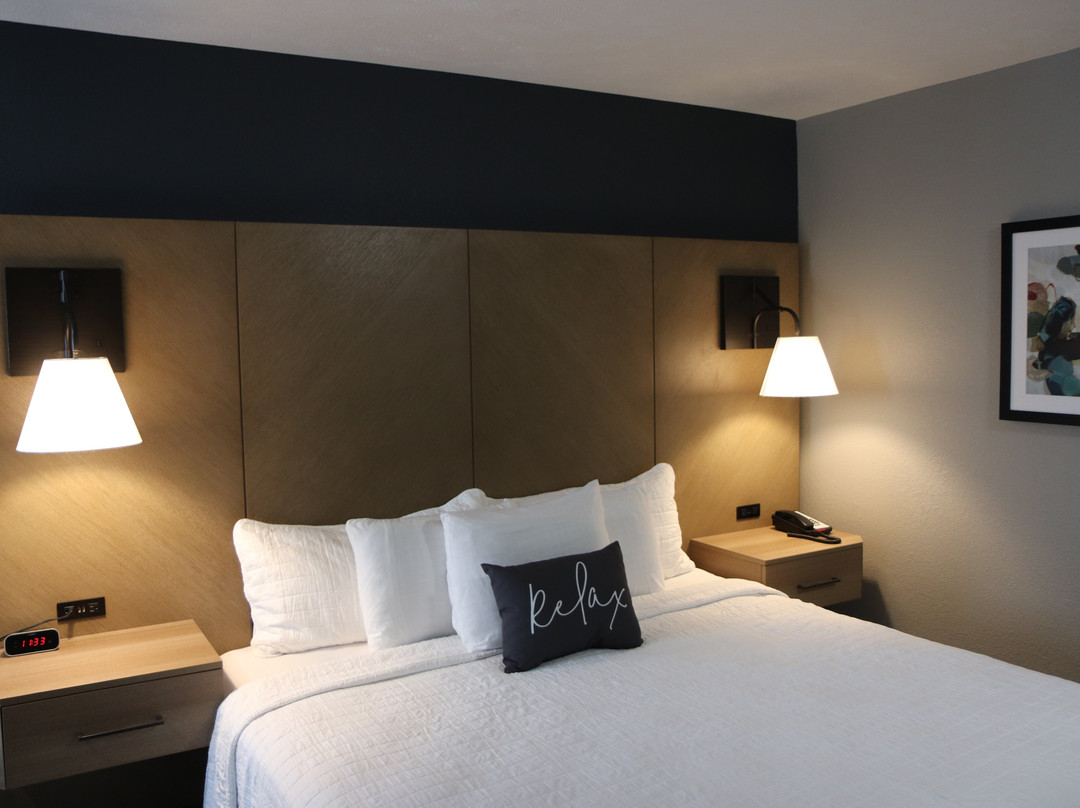 Eastland Suites Hotel & Conference Center - Trademark Collection By Wyndham主图