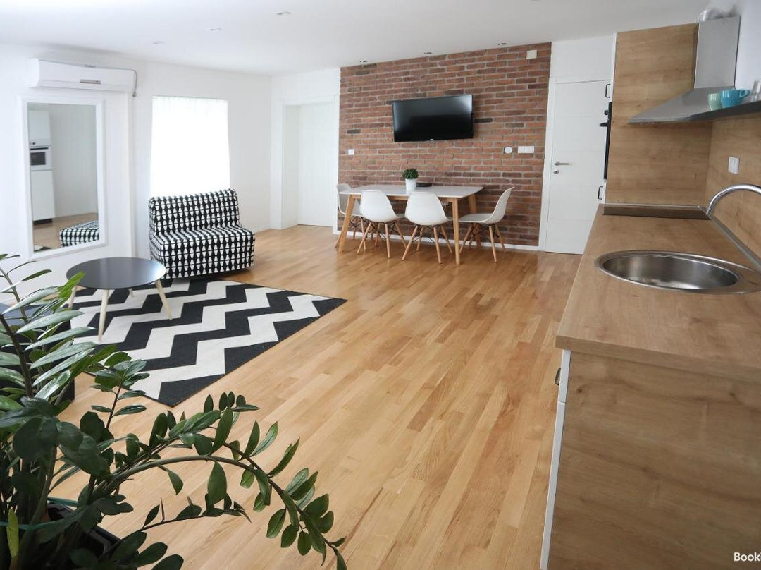 Home Apartmani I Sobe主图