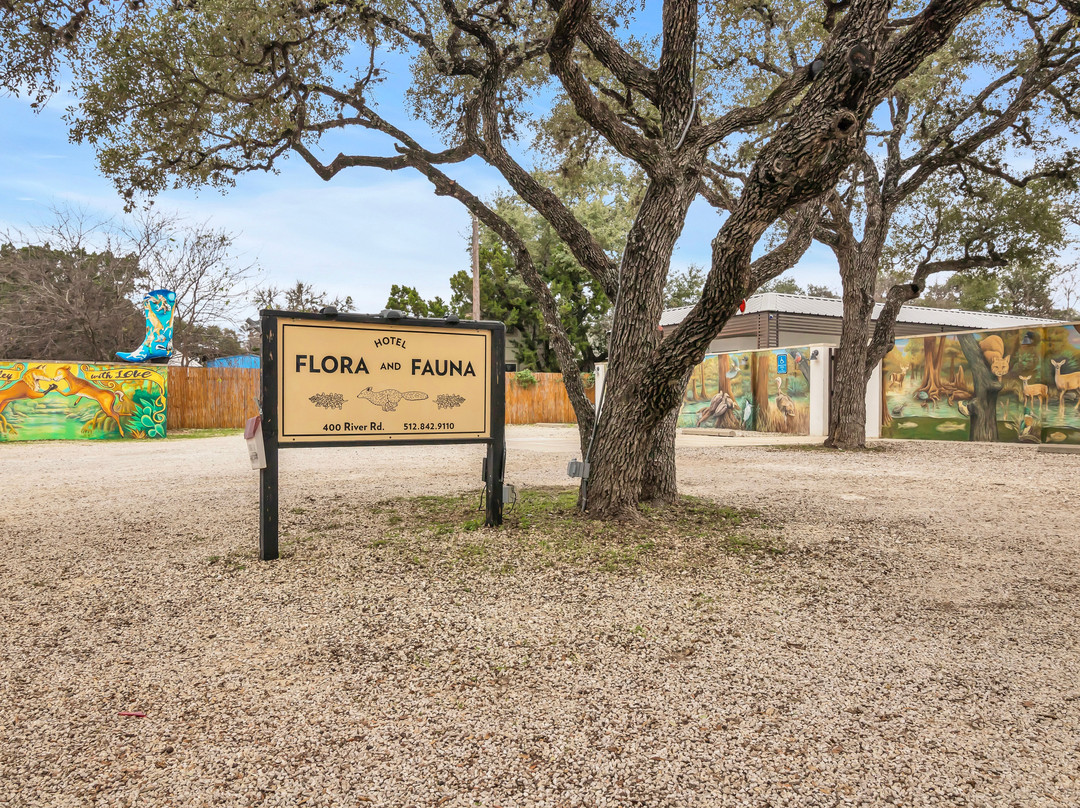 Hotel Flora And Fauna主图