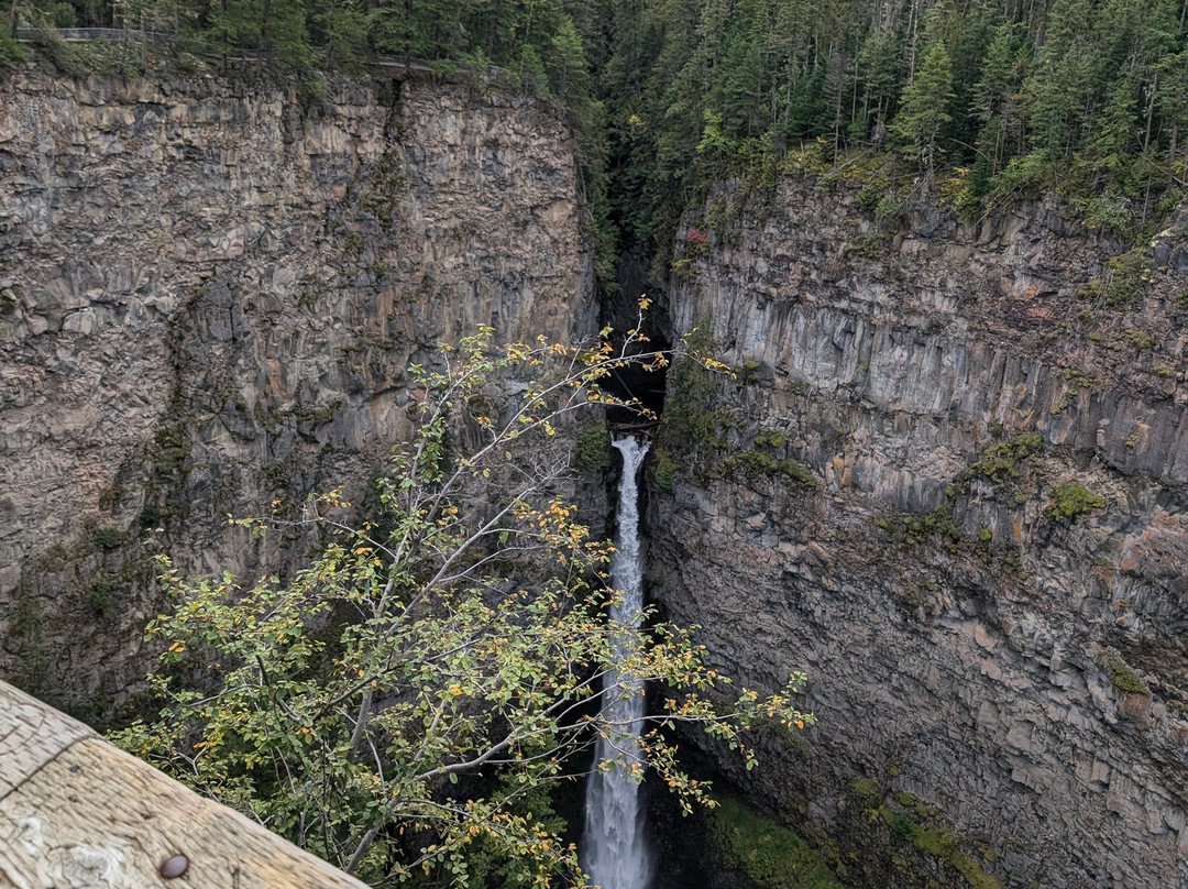 Spahat Falls景点图片