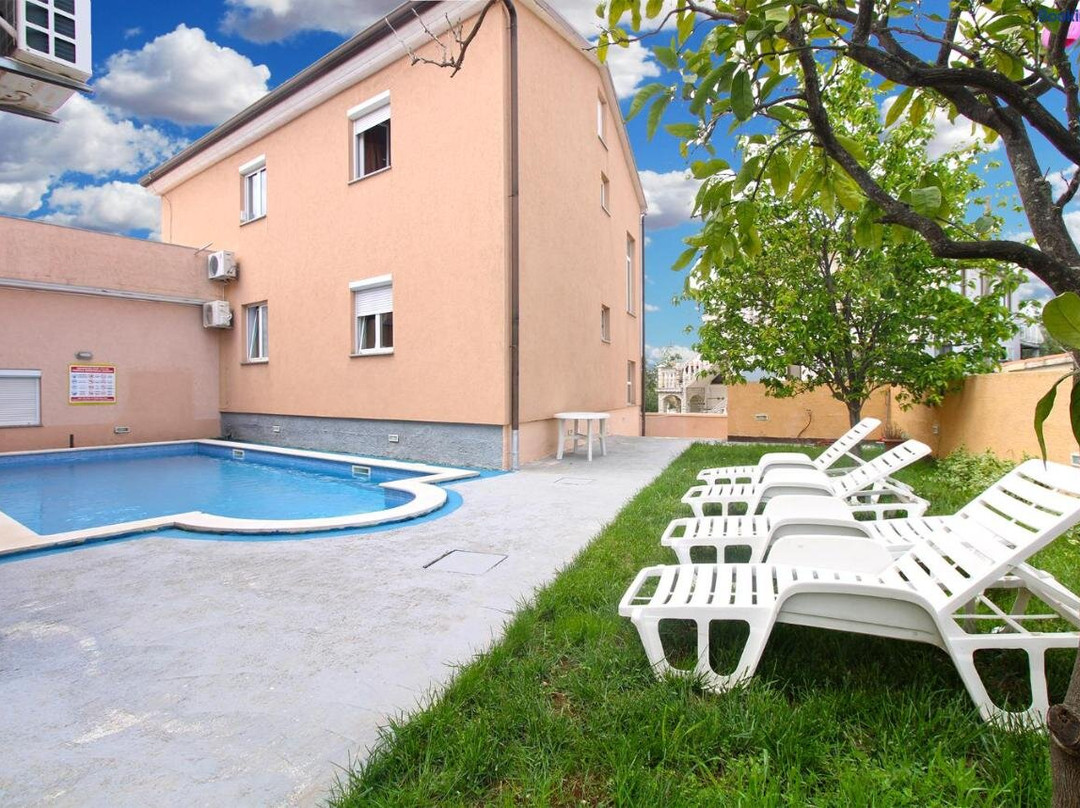 Apartments Edin 1359