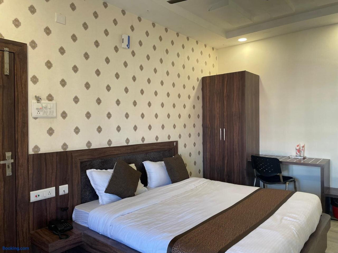Hotel RoyaL Embassy