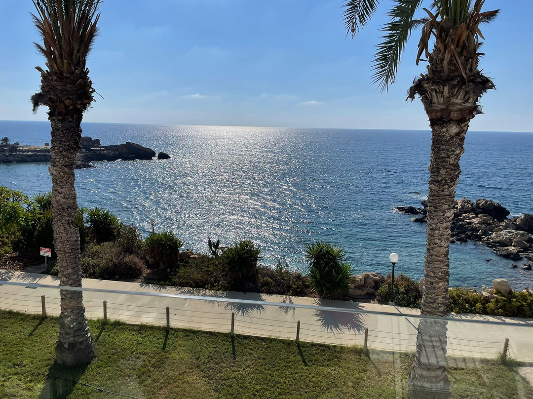 Vrachia Beach Hotel & Suites主图