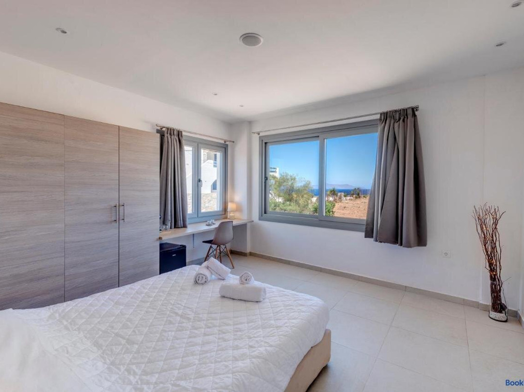 Chrysonisos Suites With Sunset & Seaviews Near Kini