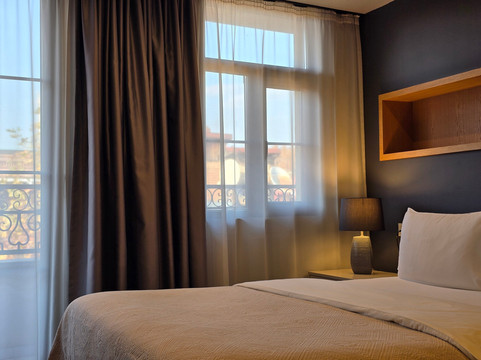 银色39角酒店主图