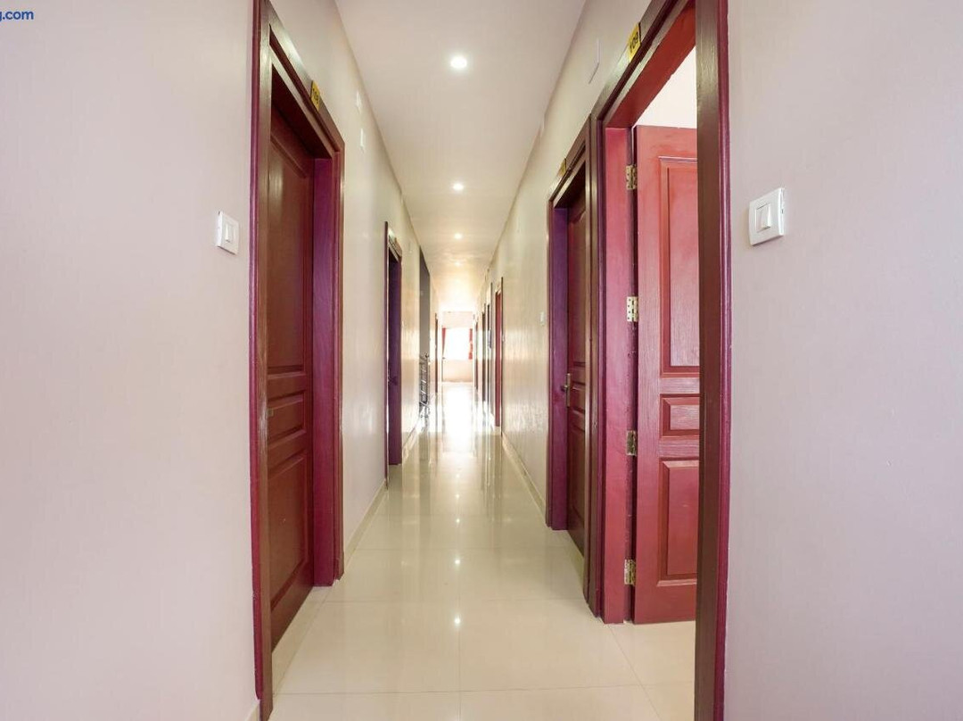 OYO Hitech Residency