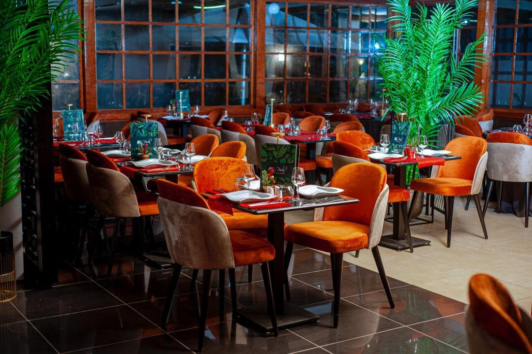 La Perla Restaurant & Club House