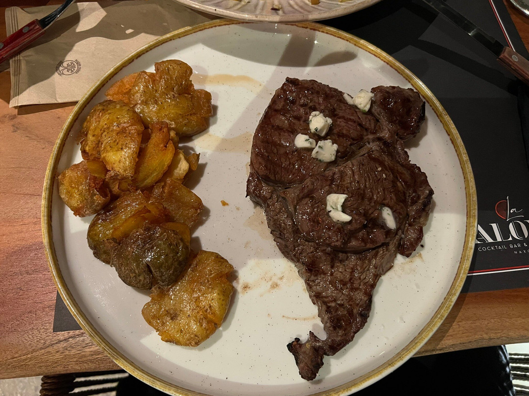 La Paloma Cocktail Bar & Restaurant