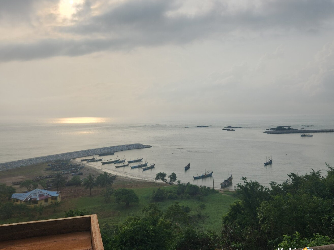 Abuesi Beach Resort主图