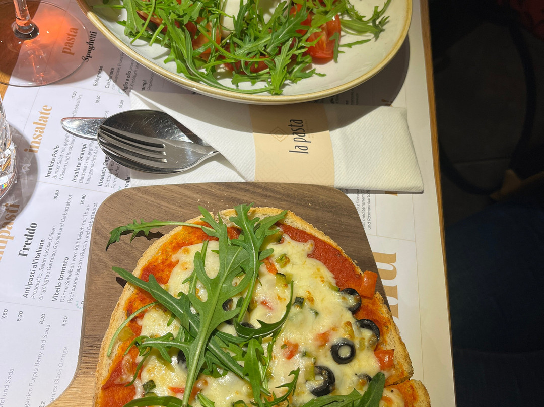 La Pasta Hotel Restaurant主图