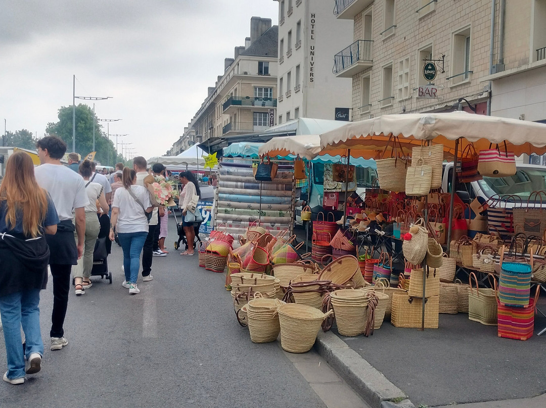 Marché Dominical De Caen