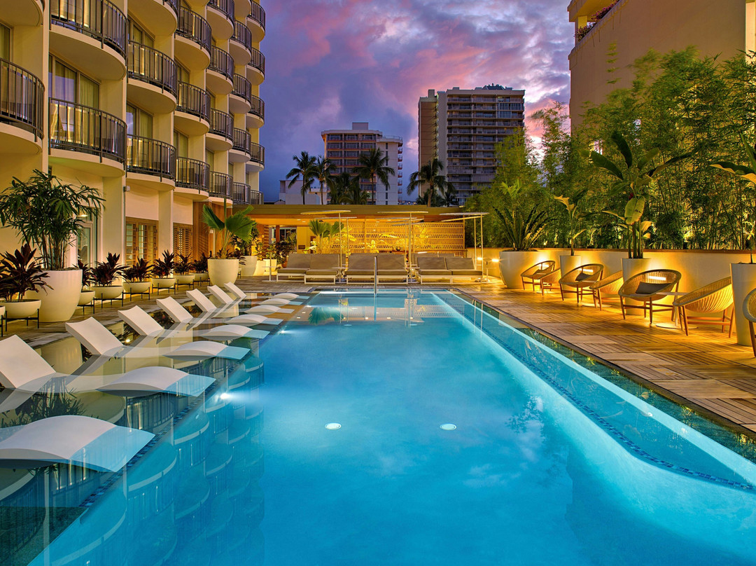 阿库威基基海浪酒店主图