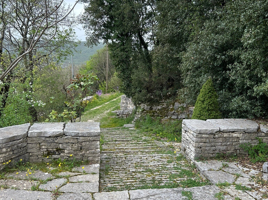 Monopatia Mountain Resort主图