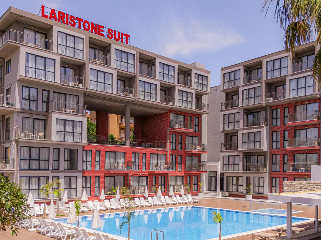 Laristone Suite Spa Hotel