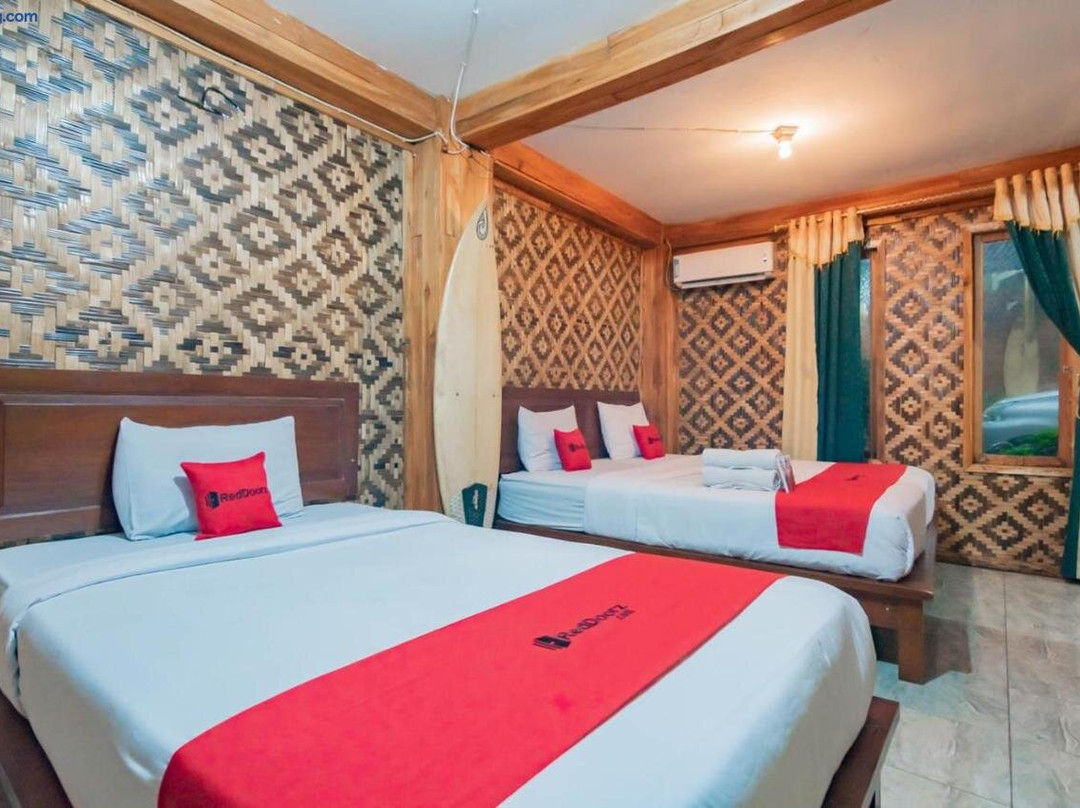 RedDoorz Near Pantai Karang Hawu Pelabuhan Ratu