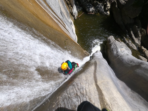 Exclusive Canyoning-因特拉肯必去景点