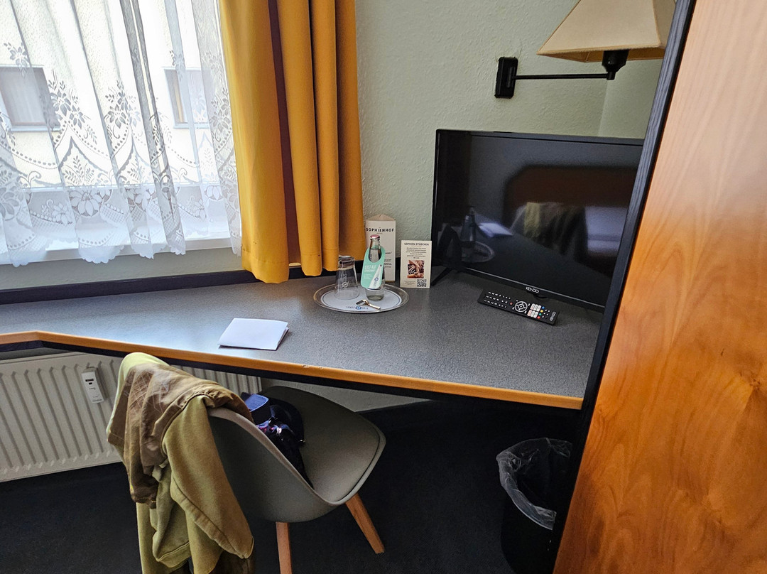 索菲霍夫酒店主图