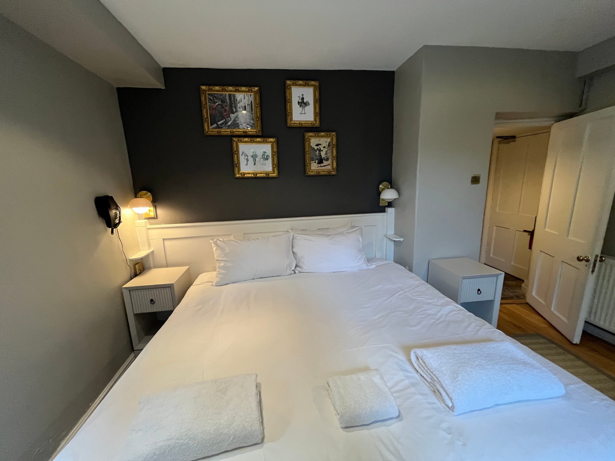 汉丽埃塔别墅酒店-客卧