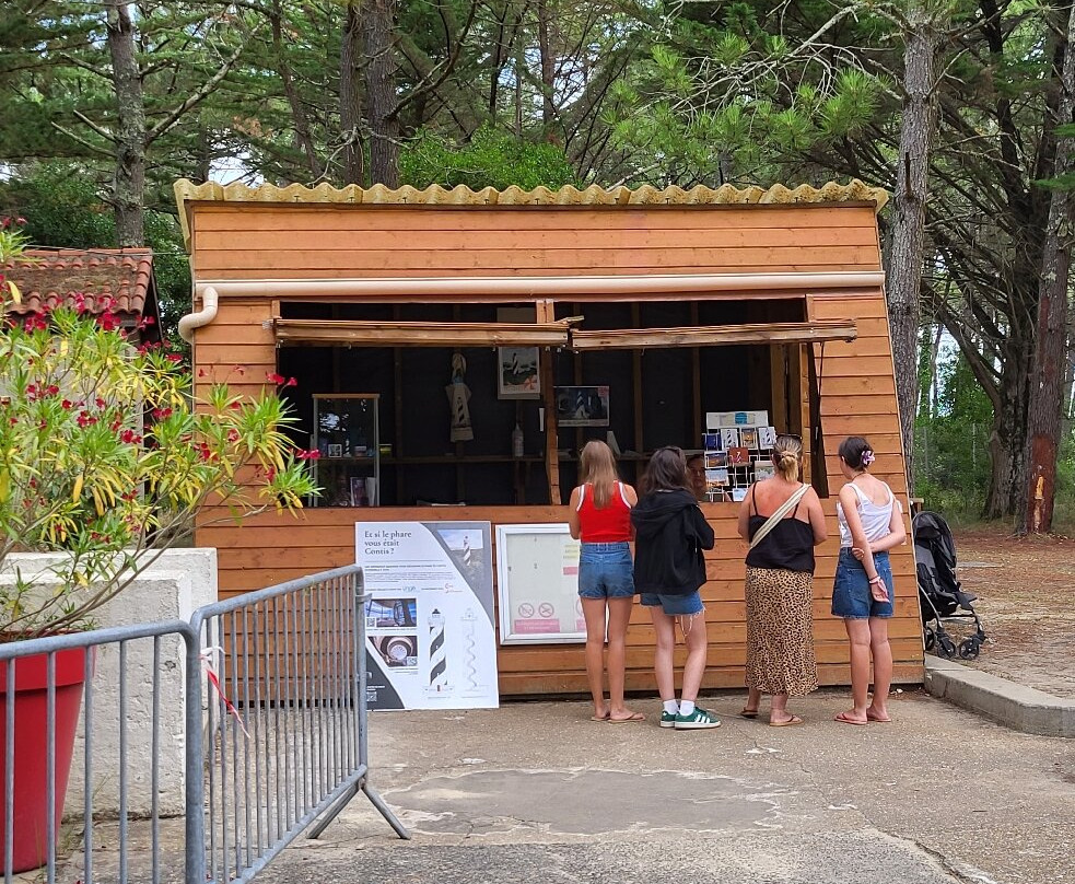 Phare de Contis-Saint-Julien-en-Born必去景点