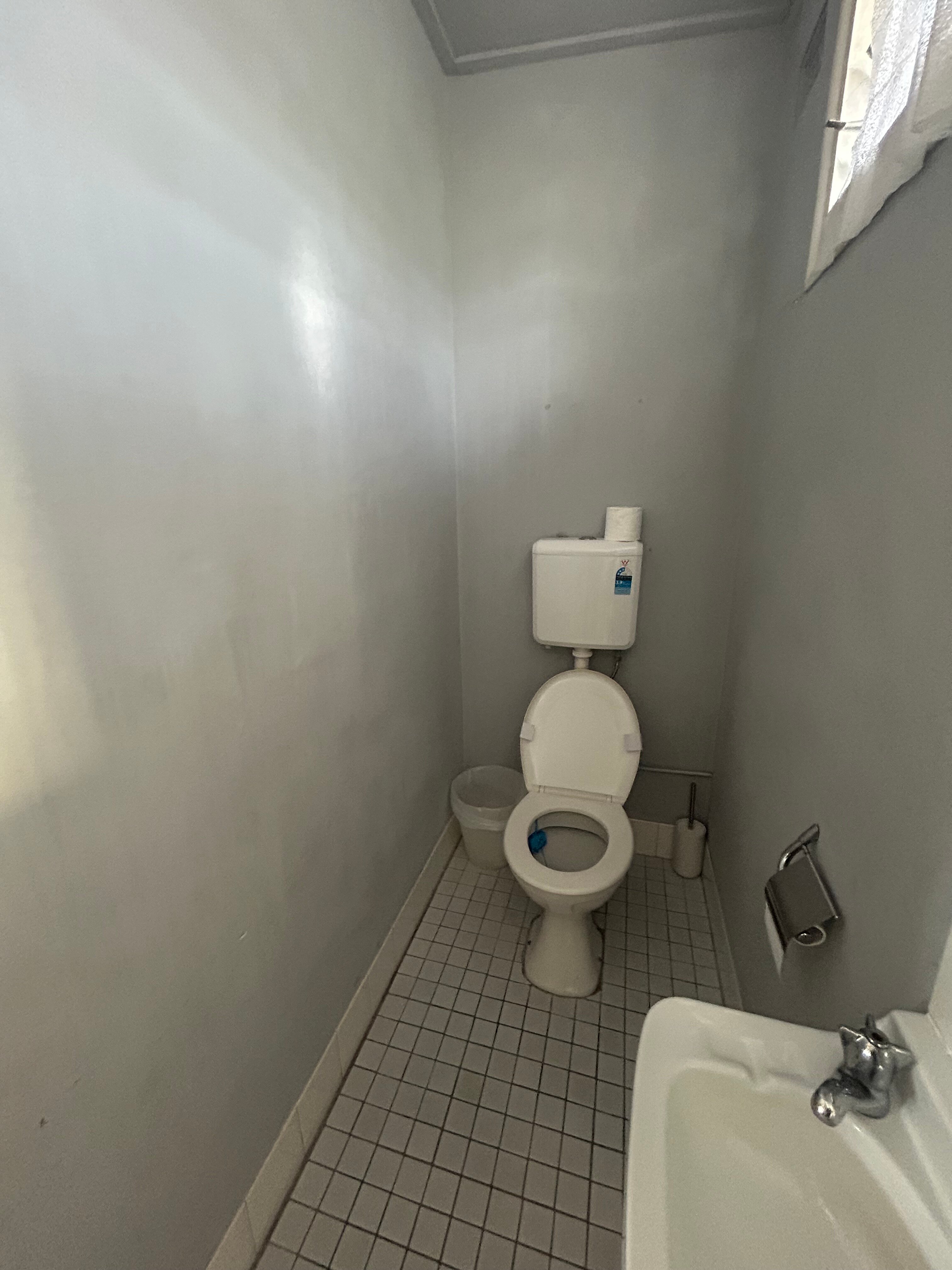 马里伯勒阿卡纳, 贝斯特韦斯特SureStay汽车旅馆-浴室