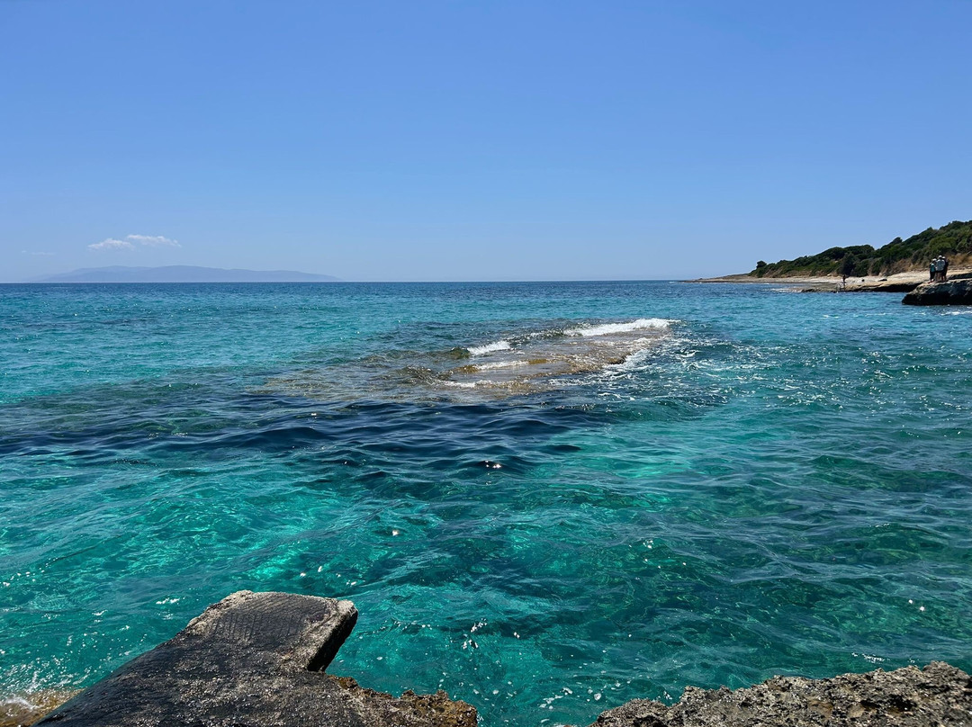 Agios Thomas Beach-Karavados必去景点