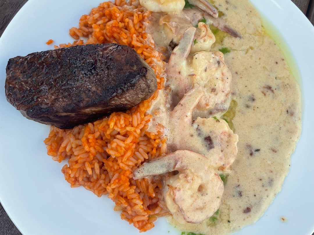 Macky's Bayside Bar & Grill