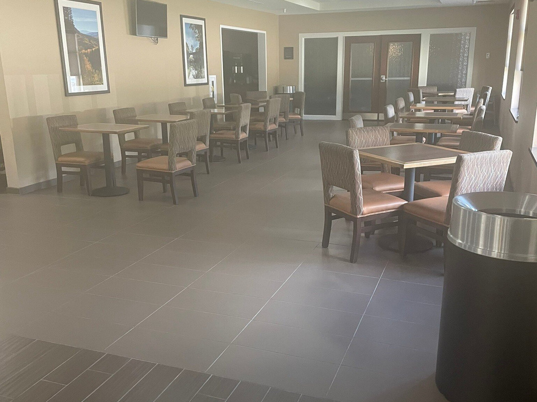 Comfort Inn & Suites主图