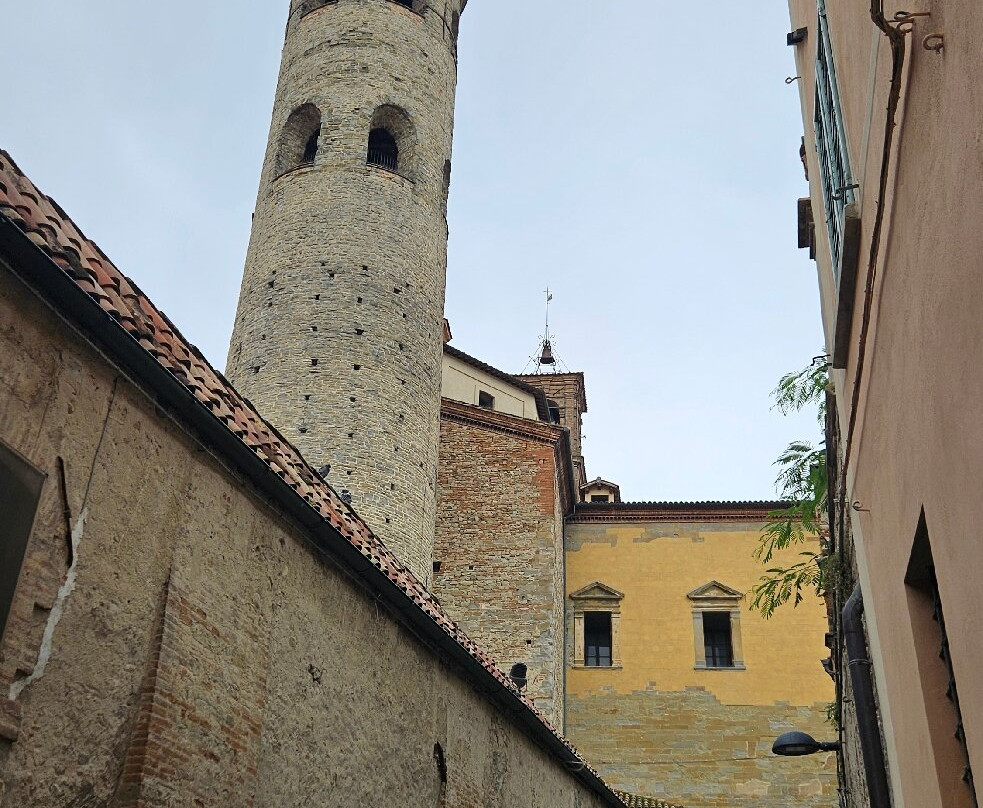 Campanile Rotondo-卡斯泰洛城必去景点