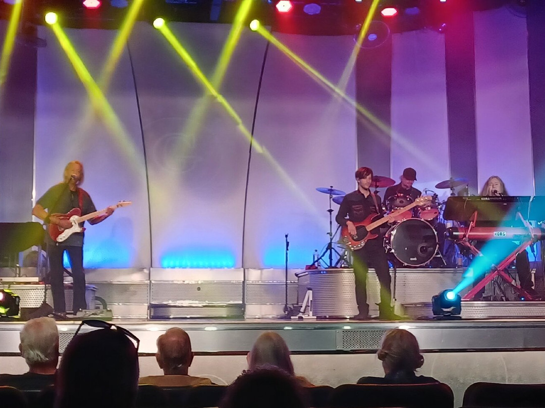 A Garth Tribute-布兰森必去景点