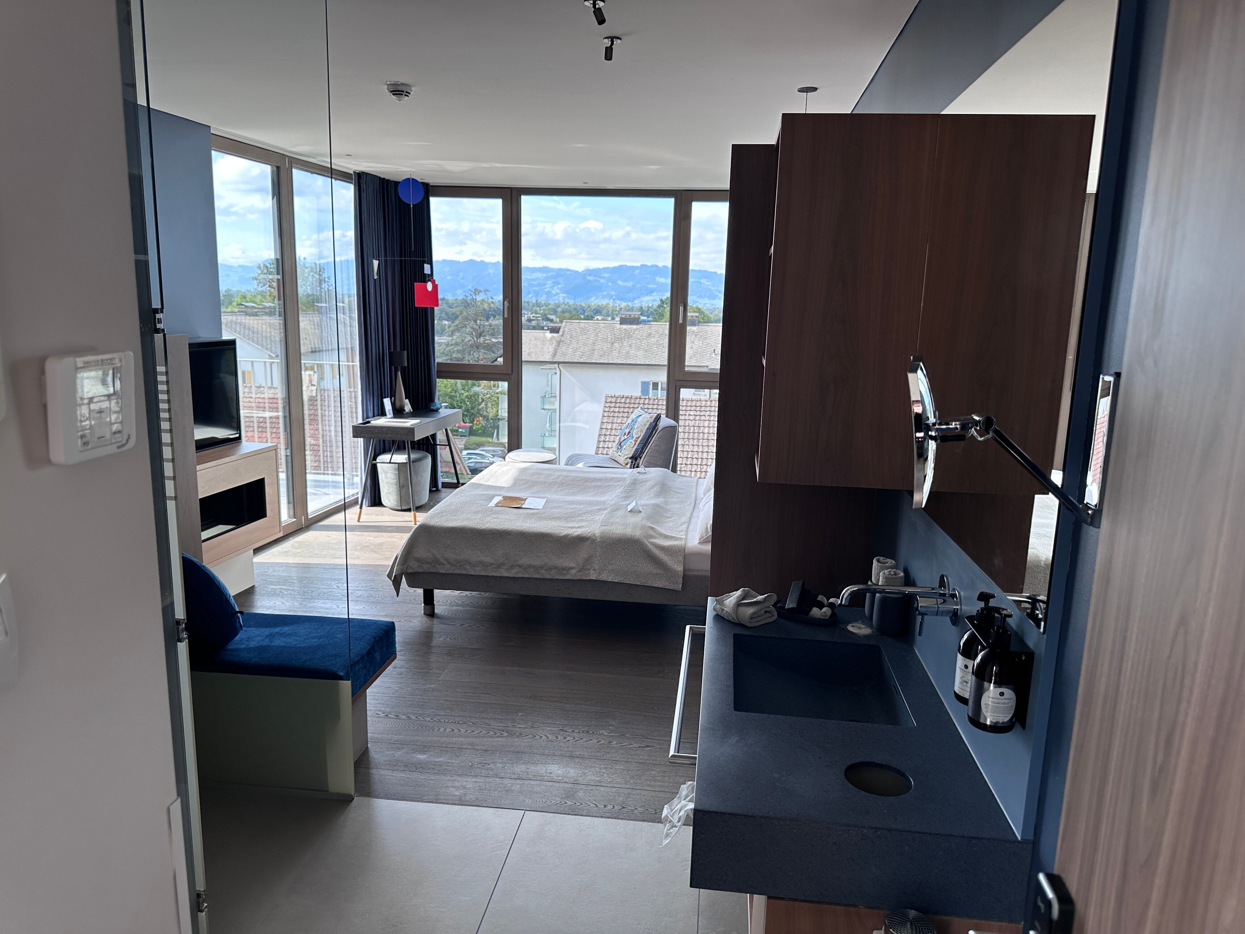 榛街鹿之栈餐饮酒店-客卧