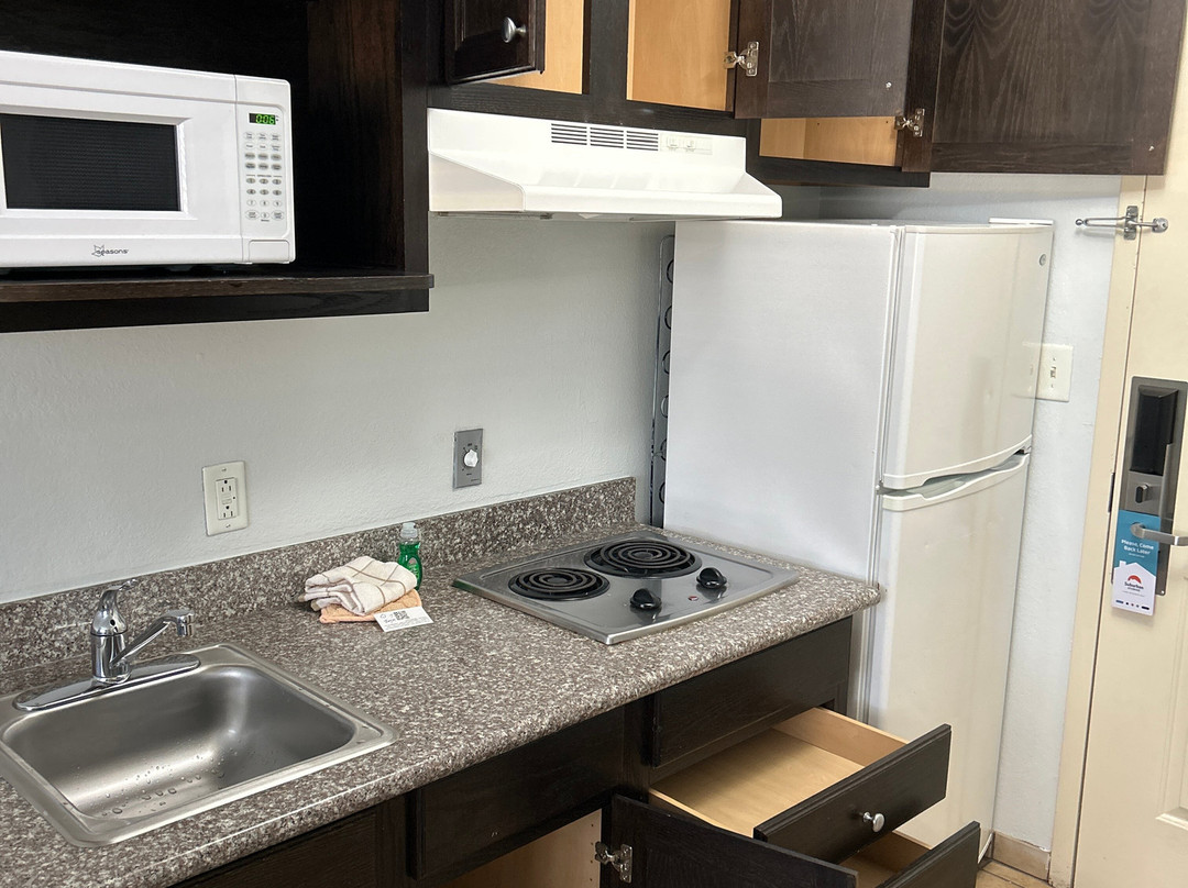 Suburban Studios Near Camp Lejeune主图