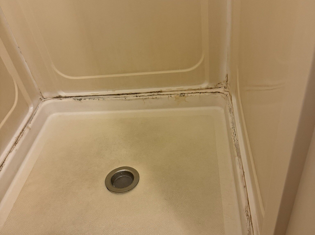 Gena's Sierra Inn And Restaurant主图