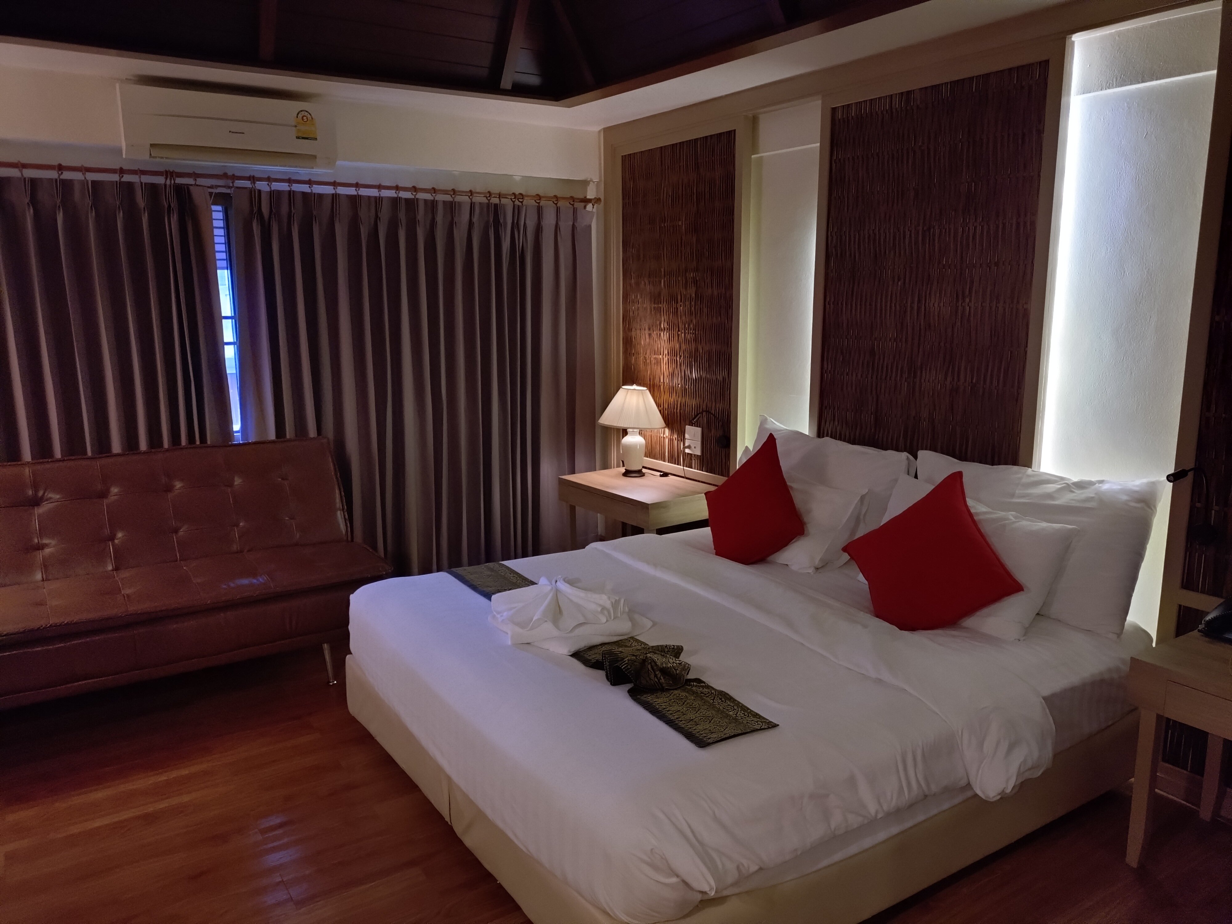 纳卡拉酒店-官方