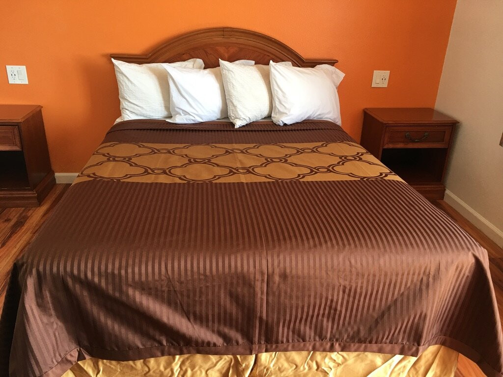 Premier Inn & Suites