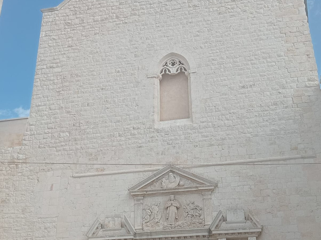 Chiesa Madre di S. Maria Assunta-波利尼亚诺阿马雷必去景点