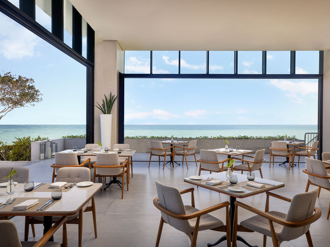 Sea Waves Restaurant