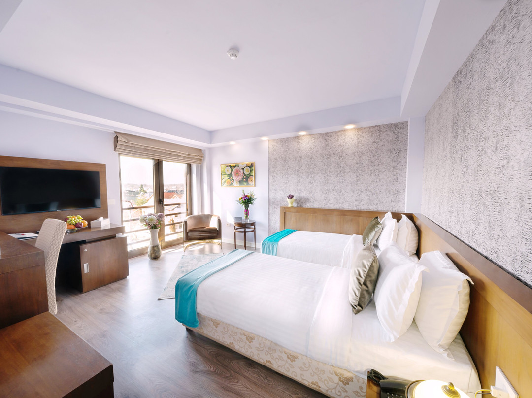 Phoenicia Comfort Hotel主图