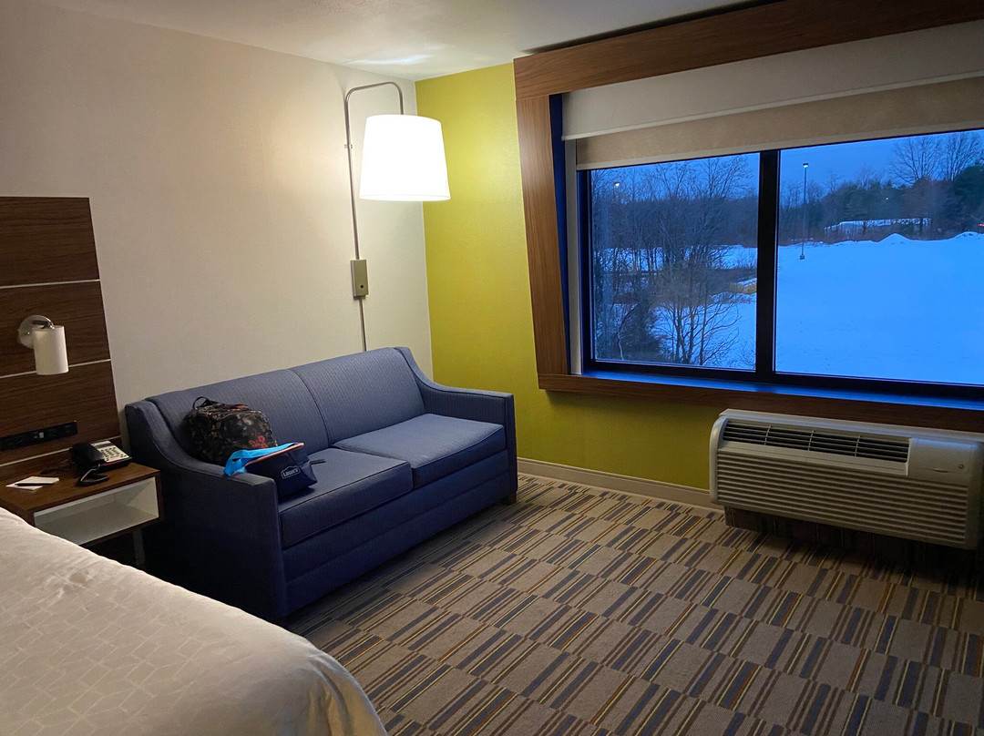 Holiday Inn Express & Suites Clarion By IHG主图