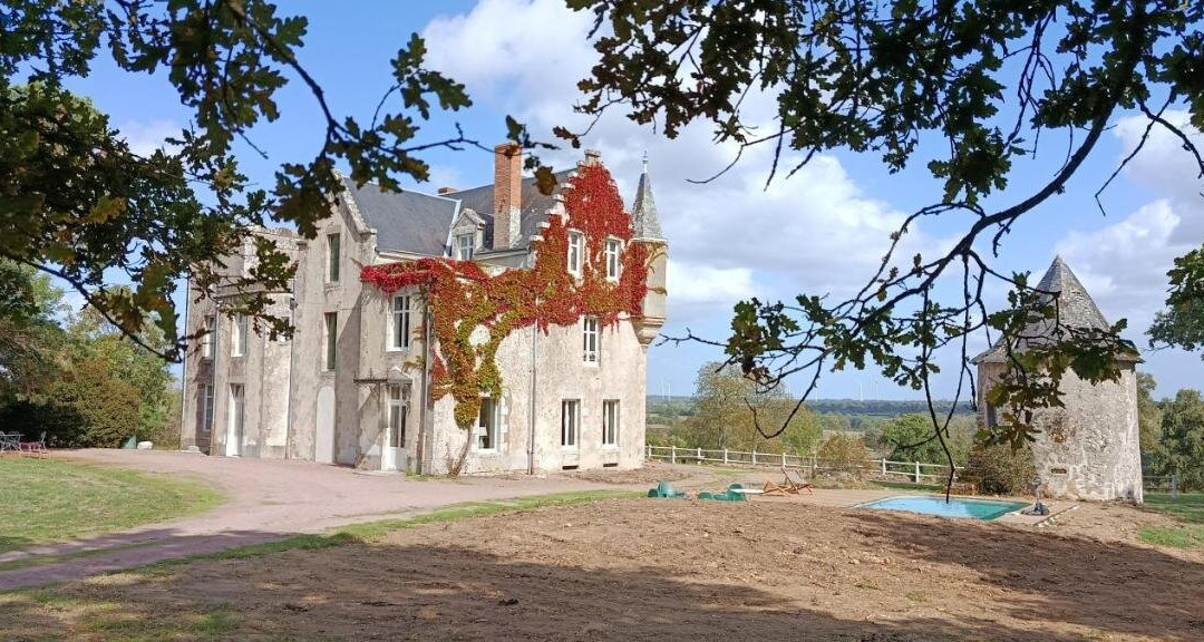 Le Logis Du Chatelier  Gîte De Caractère Et Chambres D'hôtes