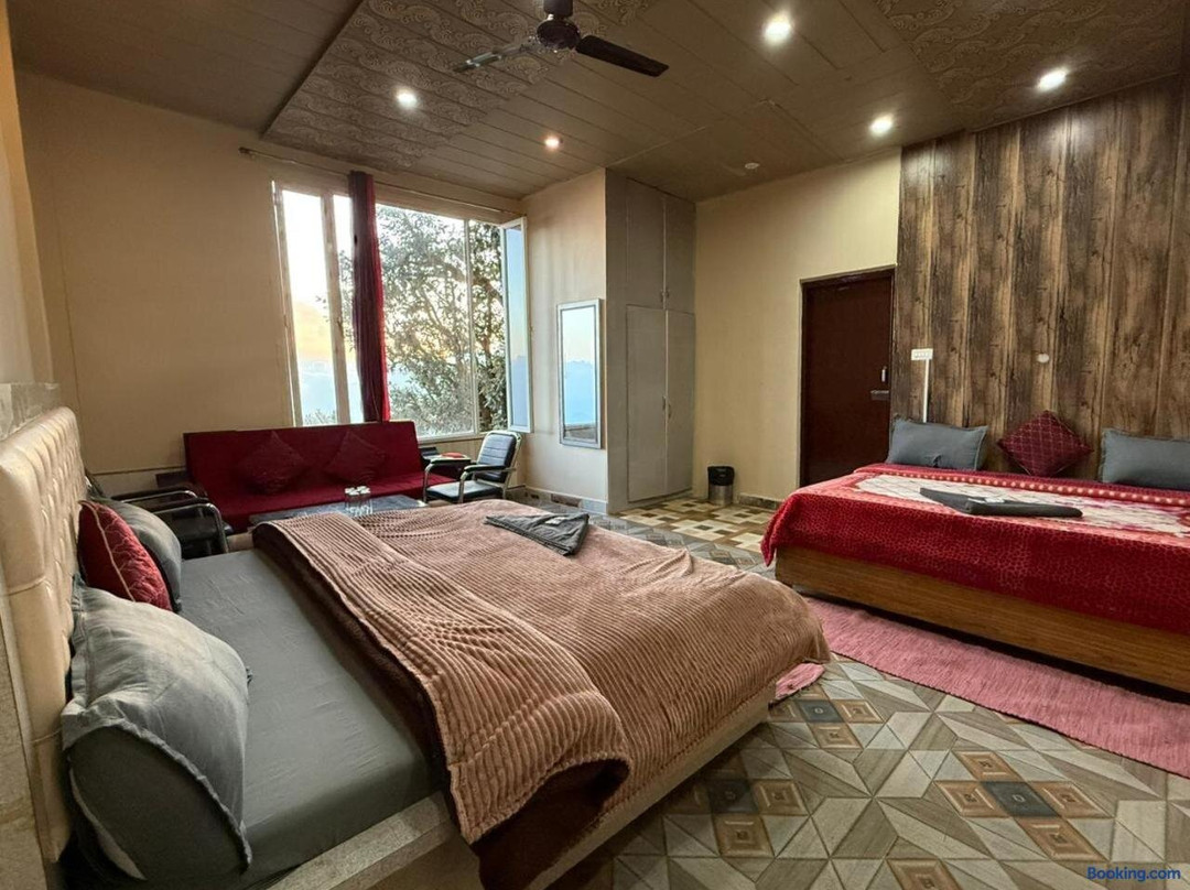 Hotel Sunrise Inn & Restaurant, Kanatal