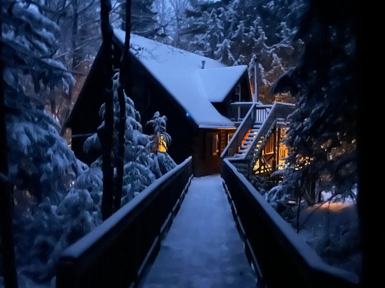 Mersey River Chalets and Nature Retreat主图