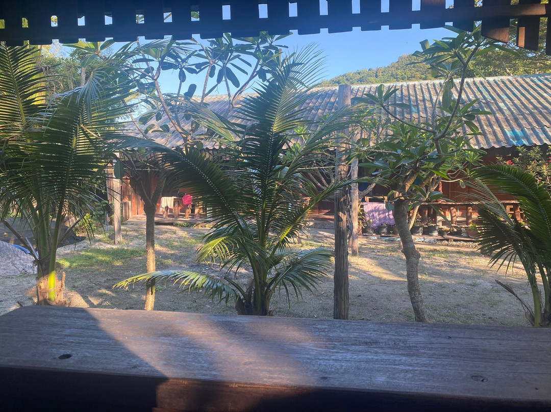 红图娜酒店主图