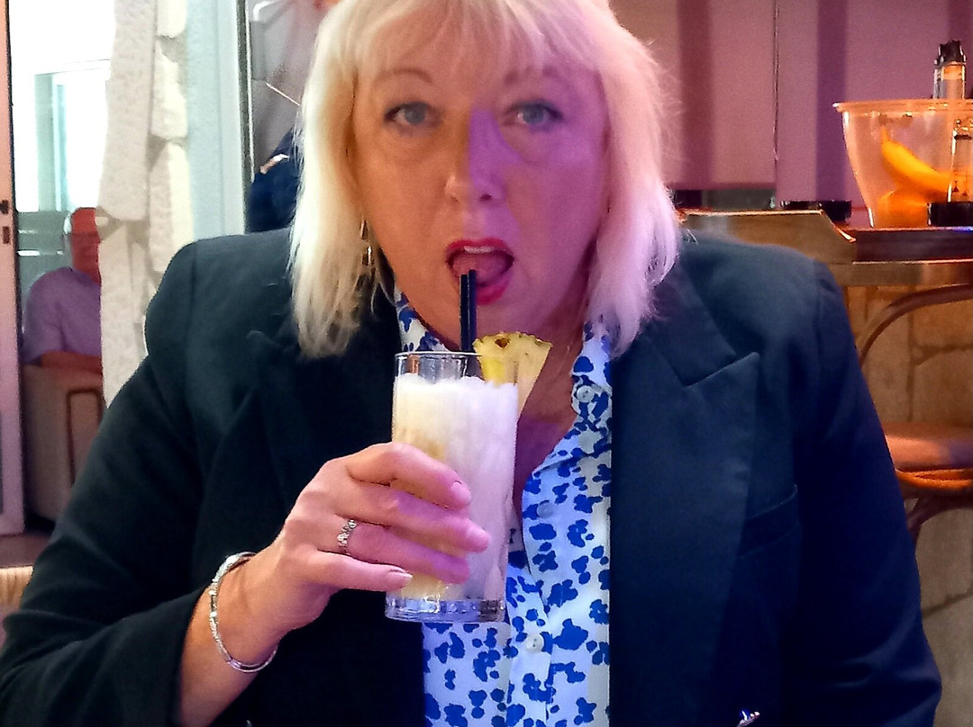 Whisper Music Cocktail Bar-史塔利思必去景点