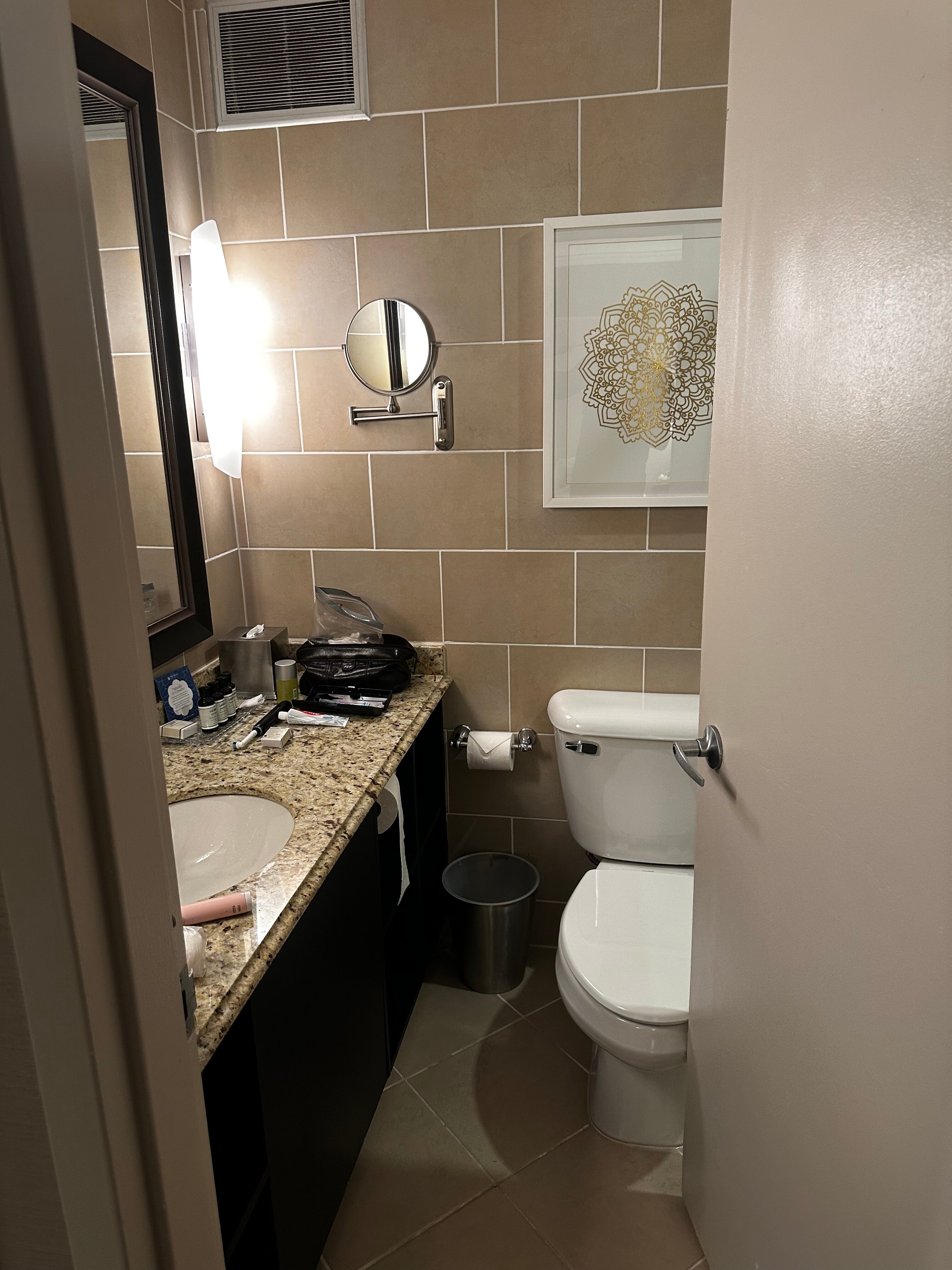 尼尔森勋爵酒店及套房-客卧