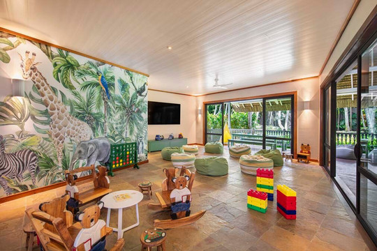 皇家棕榈巨浪酒店主图