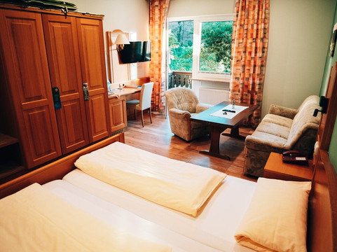 赫比森林酒店主图