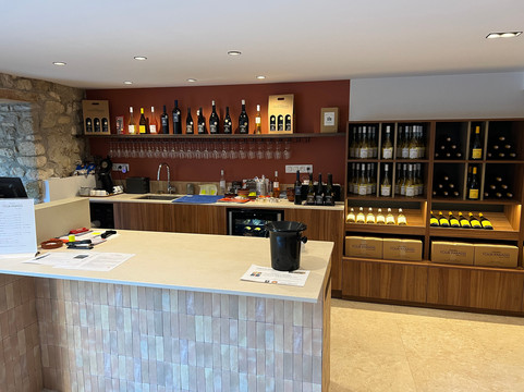 Domaine Tour Paradis-Aigueze必去景点