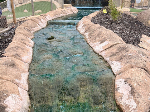 Dino Falls Adventure Golf-Trafford Park必去景点