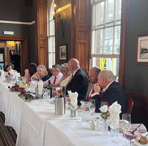 布兰特里白鹿酒店 - 格林国王旅馆-官方