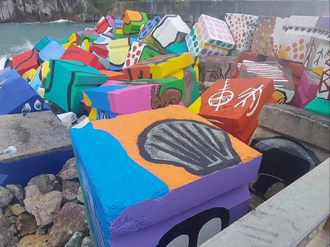 Los Cubos de la Memoria-利亚内斯必去景点